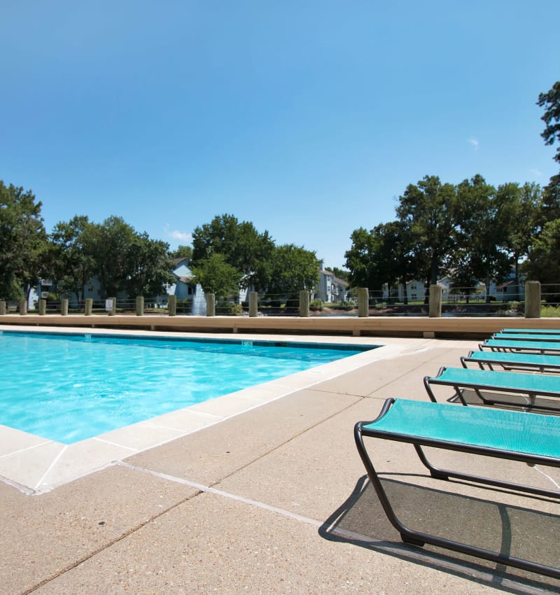 Apartments in Virginia Beach, VA w/ a Swimming Pool