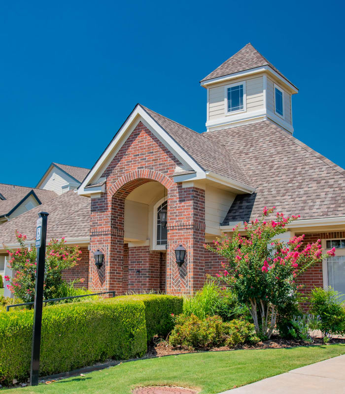 Front entrance to Villas at Stonebridge in Edmond, Oklahoma