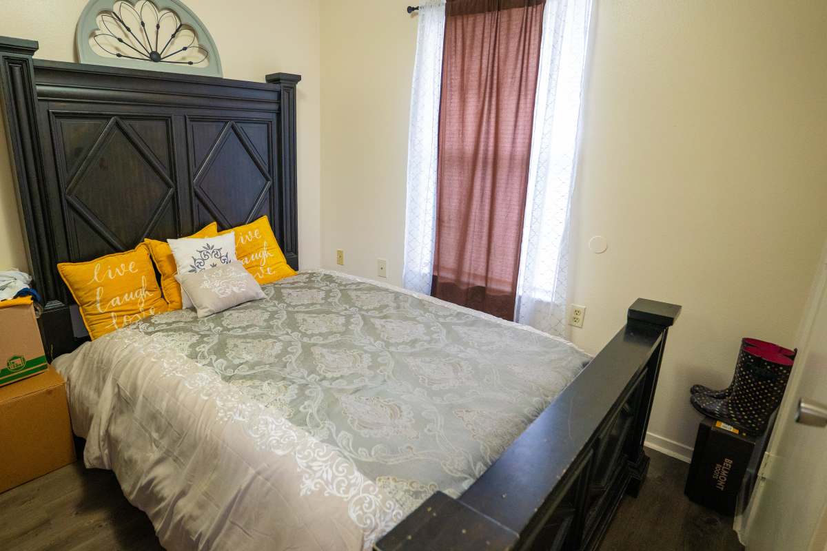 Bedroom at Willowbrook II in Lafayette, Louisiana