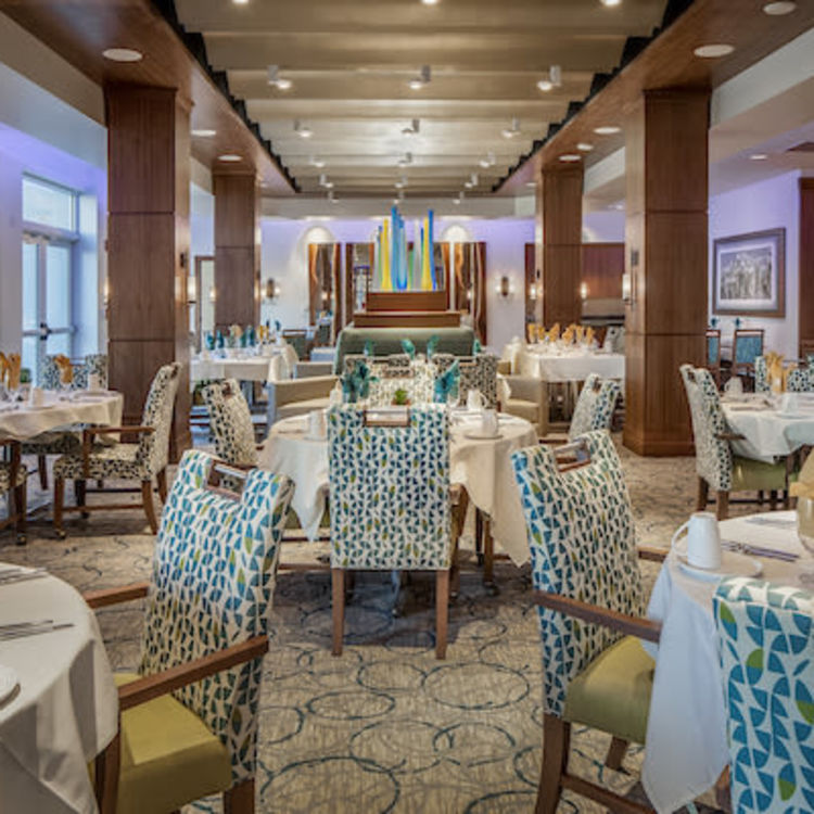 Beautifully decorated grand dining room at All Seasons Oro Valley in Oro Valley, Arizona