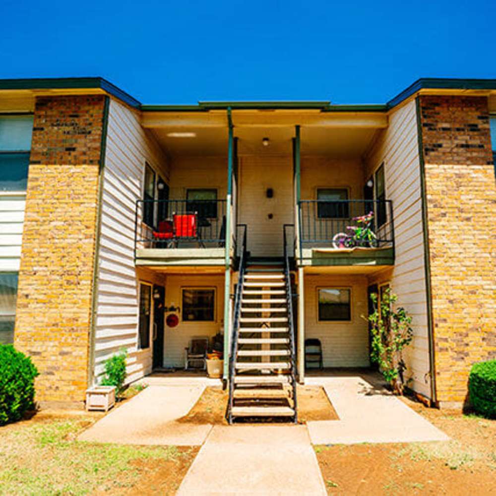 Front view of apartment at Cross Timbers At Grand Street in Amarillo, Texas