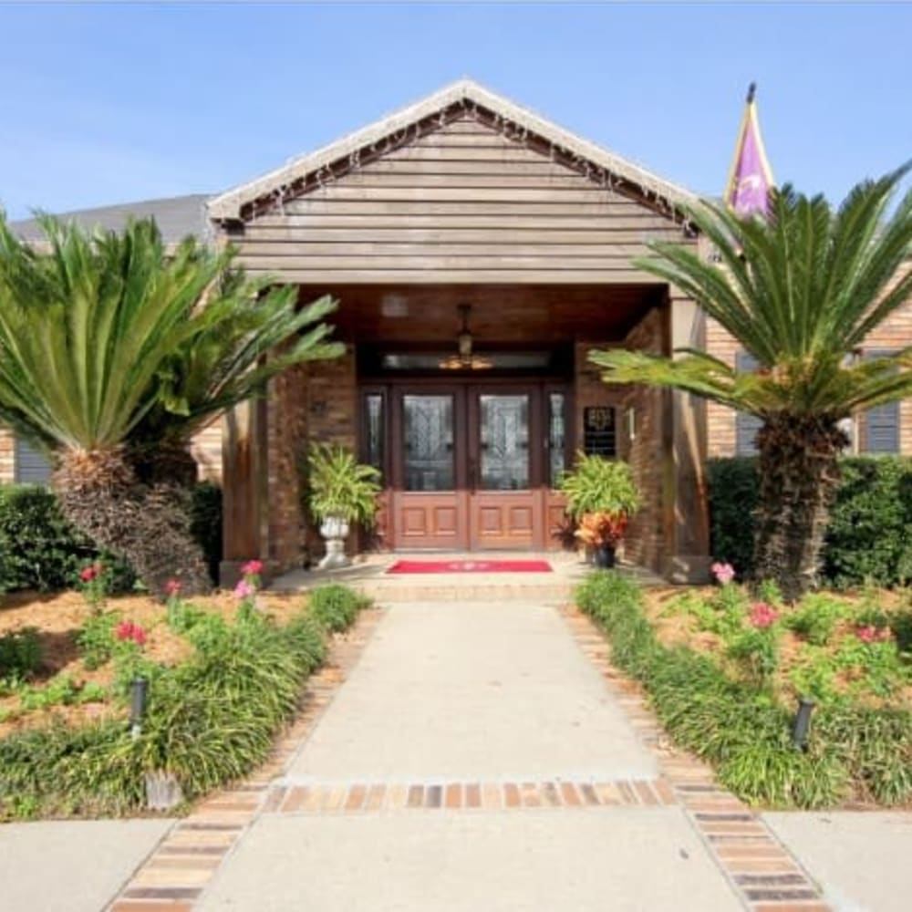 Building exterior at Edgewood in Baton Rouge, Louisiana