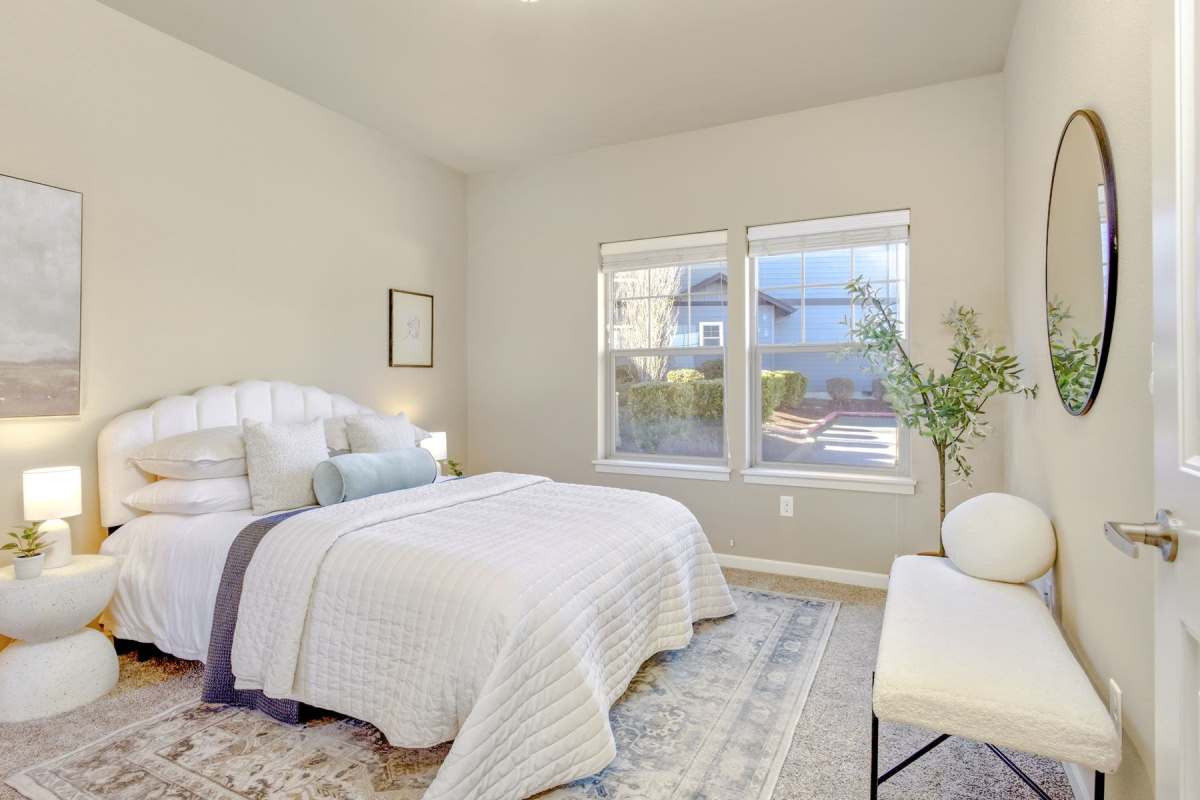 A primary bedroom at Orchard Ridge in Salem, Oregon