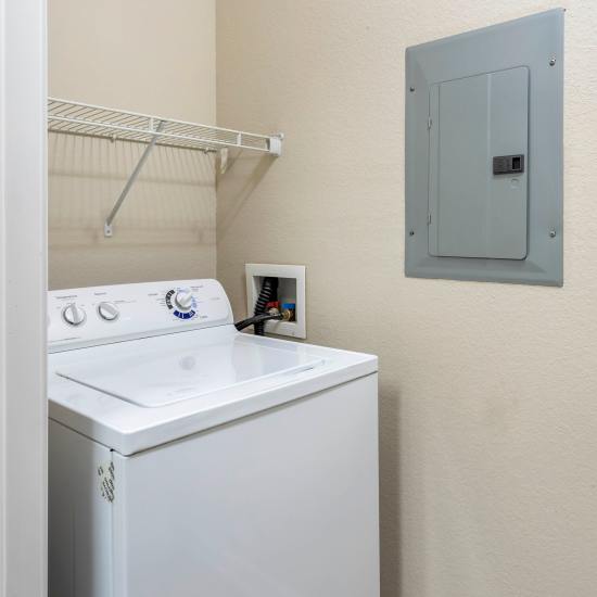 Washer unit at Chenal Pointe at the Divide in Little Rock, Arkansas 