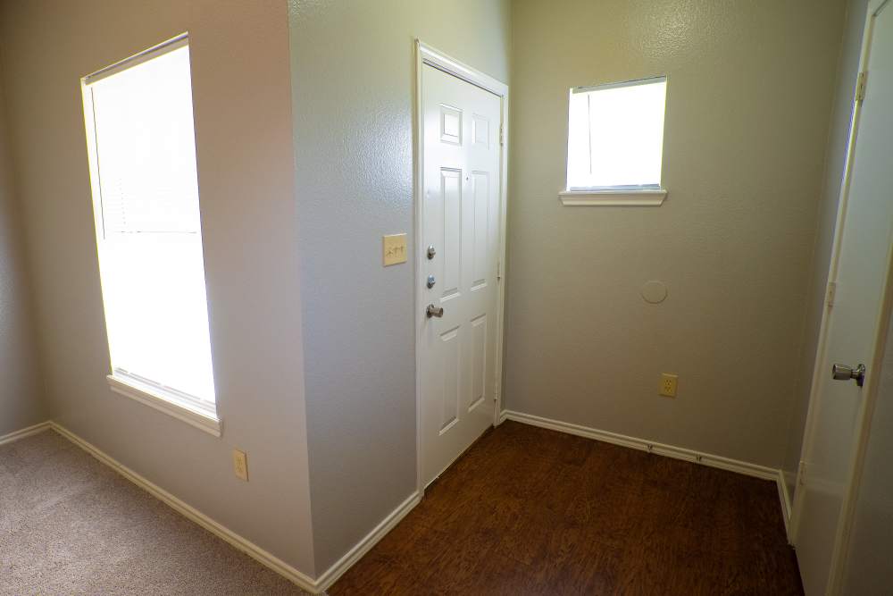 Entrance area of the apartment at Ryan's Crossing in Marshall, Texas