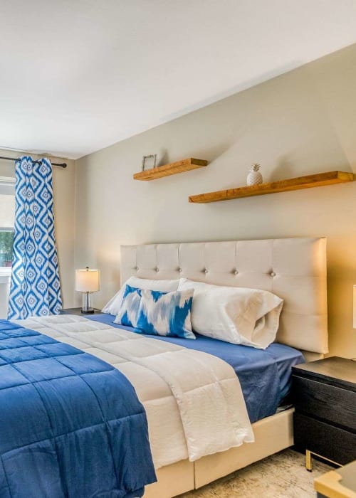 Bedroom with wood-style flooring at The Maynard at 5115 N Sheridan in Chicago, Illinois