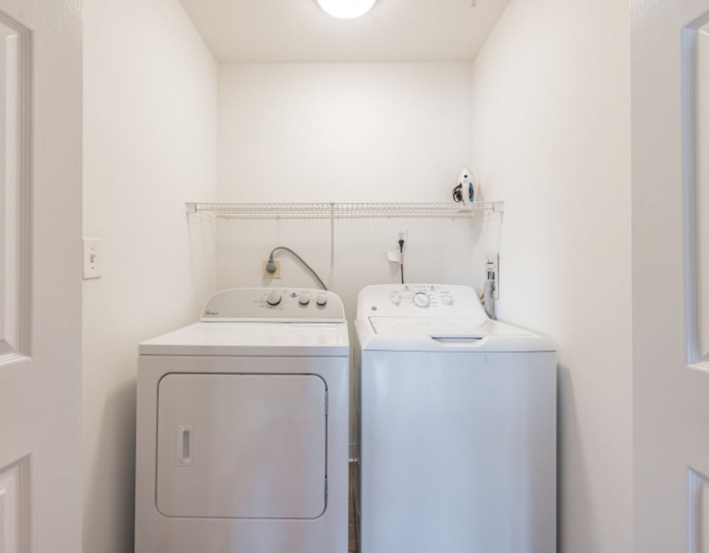 Modern Apartments with a Washer and Dryer in East Haven, Connecticut