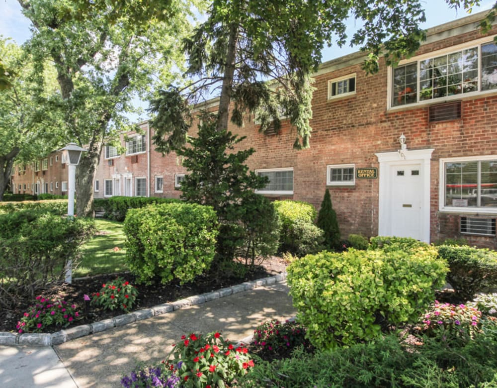 Brick exterior of Eagle Rock Apartments at Carle Place in Carle Place, New York