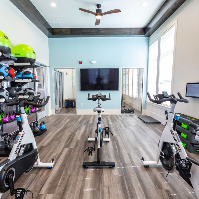 Spin room with Virtual Classes at Parc at Wesley Chapel in Wesley Chapel, Florida