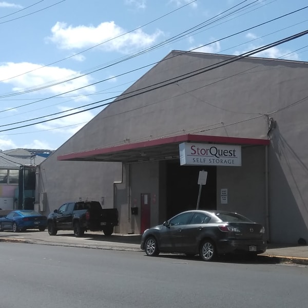 Exterior of StorQuest Self Storage in Honolulu, Hawaii