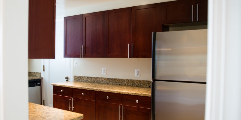 A kitchen in a home at Perry Circle Apartments in Annapolis, Maryland