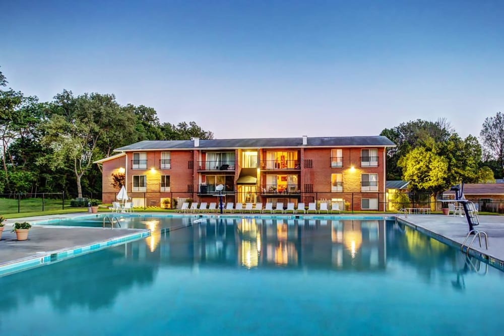 Sparkling blue pool at Hampton Manor Apartments and Townhomes in Cockeysville, Maryland