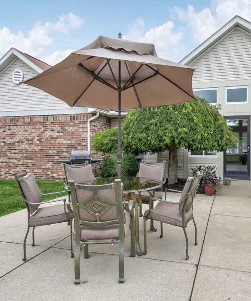 Outdoor seating at Stoney Ridge Homes in Cadiz, Ohio