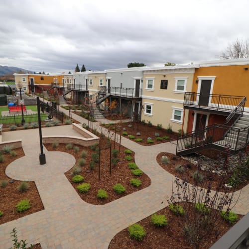 Courtyard area at Ramblewood Apartments in Fremont, California