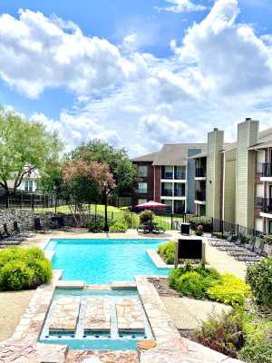Apartments and amenities at The Abbey at Medical Center in San Antonio, Texas