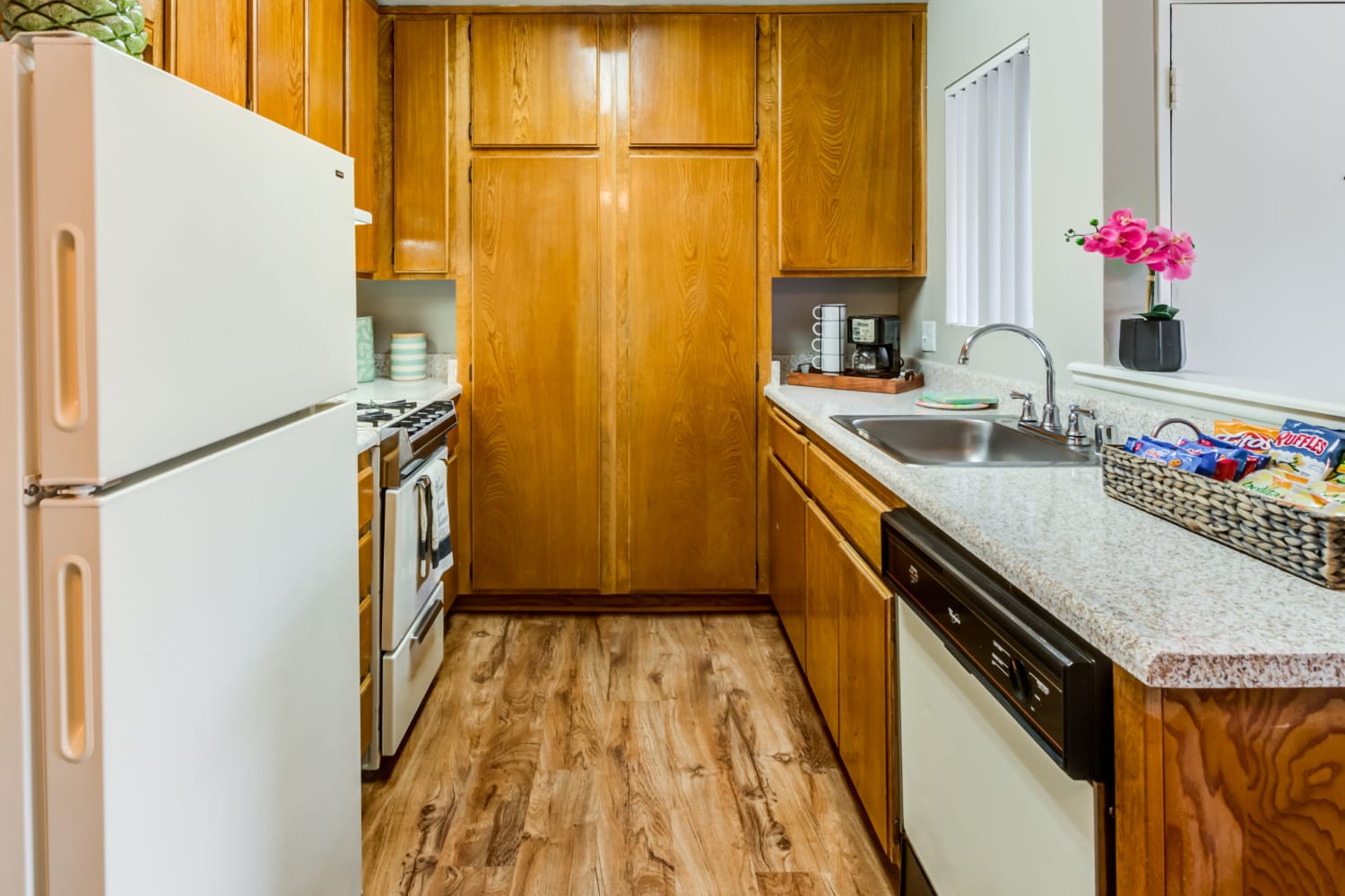 Gated 1 & 2 Bedroom Apartments in Rowland Heights, CA