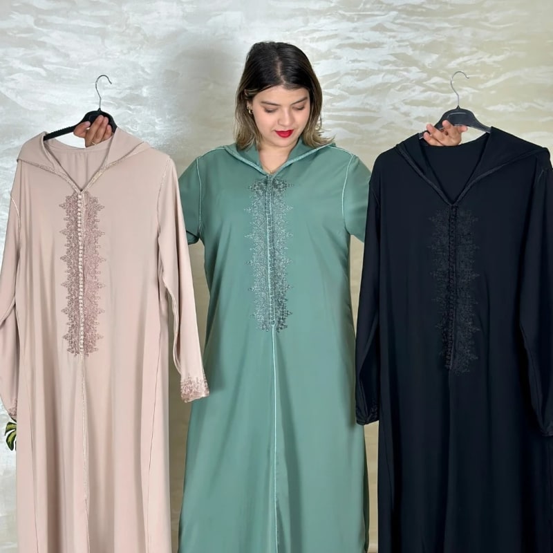 جلابة لون فاللون Model (3)