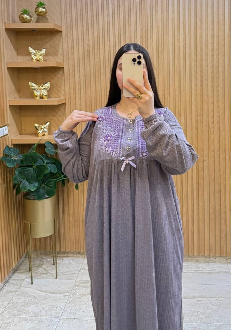 طويلة صوفة مطروزة