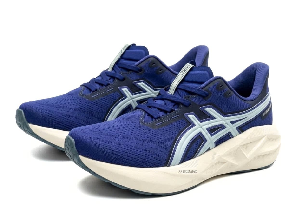 Asics Nova blast