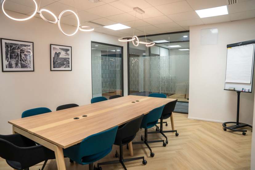 La Une at Flex-O Paris Monceau | Gable