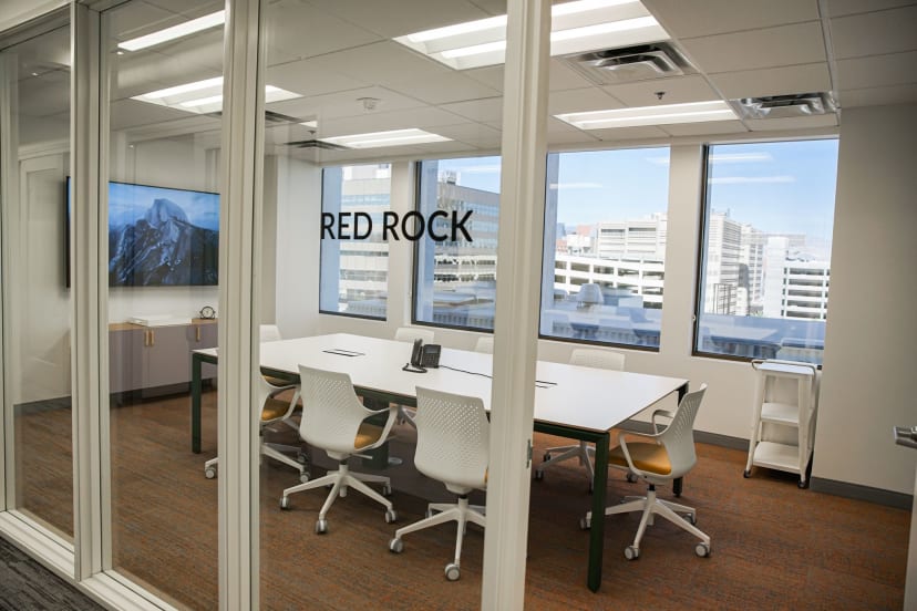 Red Rock Meeting Room at Pacific Workplaces - Las Vegas | Gable