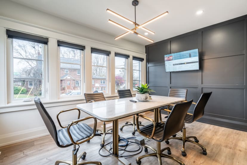 Meeting Room (Horseshoe) up to 6 people at Bright Workspace – Niagara ...