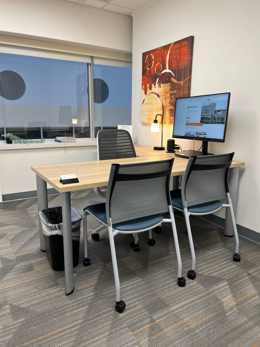 Atrium Day Office at Office Evolution Troy | Gable