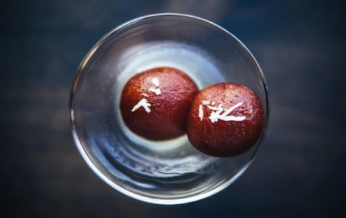 Order GULAB JAMUN (2PCS) WITH ICECREAM Online - Tandoori Hub