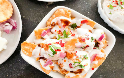 Order Dahi Bhalla Papri Chaat Online - Chilli Lounge