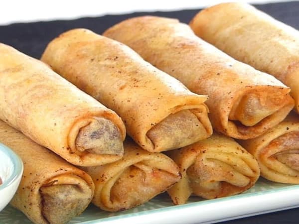 Buy House-made Chicken Spring Rolli/Veg Spring Rolls online at Café B2B. We offer a wide range of delectable meals & specialty AXIL coffee. Shop now!