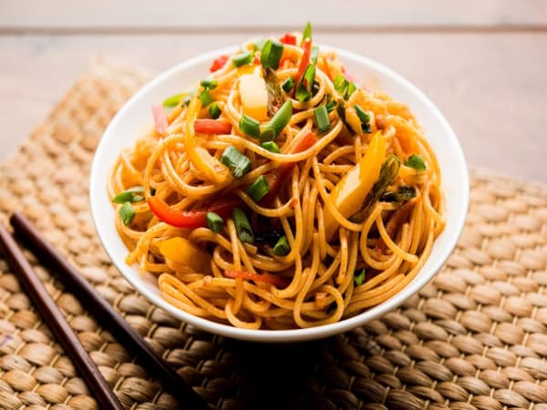 Order Schezwan Noodles Vegetarian Online - Butter Chicken Factory