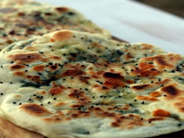 Order SPINACH CHEESE NAAN Online - Khazana