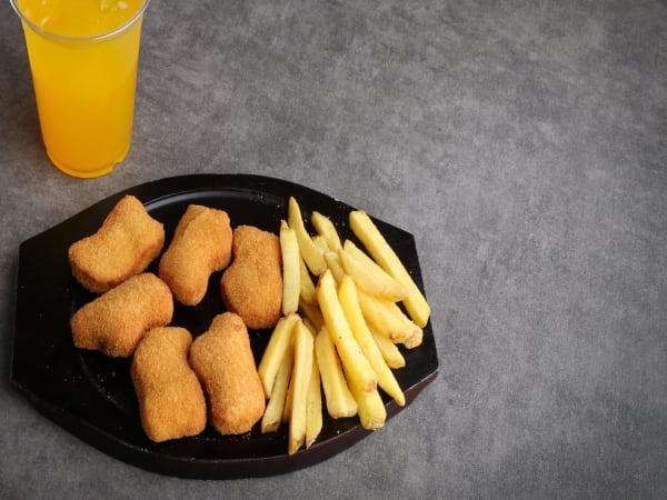 Order Kids Chicken Nuggets With Fries Online - Tikka Twist Melton