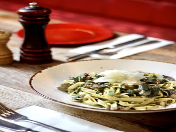 Order VEGAN LINGUINE MUSHROOM Online - Rococo Point Cook