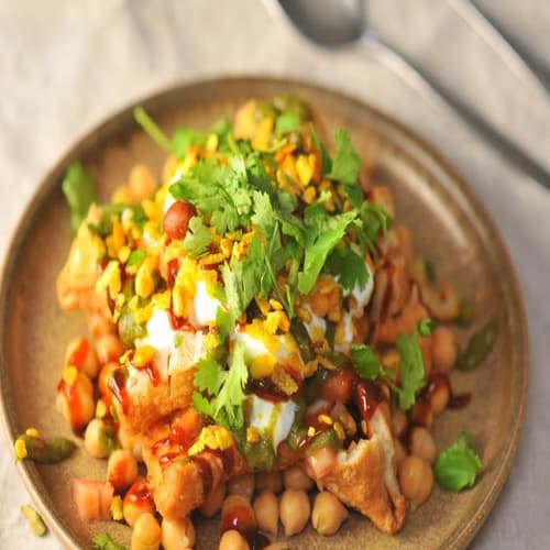 Order SAMOSA CHAAT (2 PCS)  Online - The Varsace Restaurant & Cafe
