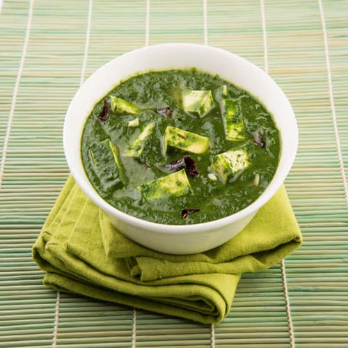 Creamy Spinach Curry with Soft Indian Cottage Cheese | Punjabeez Indian Restaurant Hendra