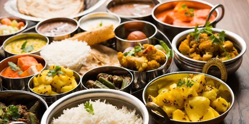 How to Plan the Perfect Indian Wedding Catering Menu for a Large Event