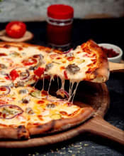 Pizza Lovers' Guide to Chelsea & Surrounding Suburbs: What to Order This Season