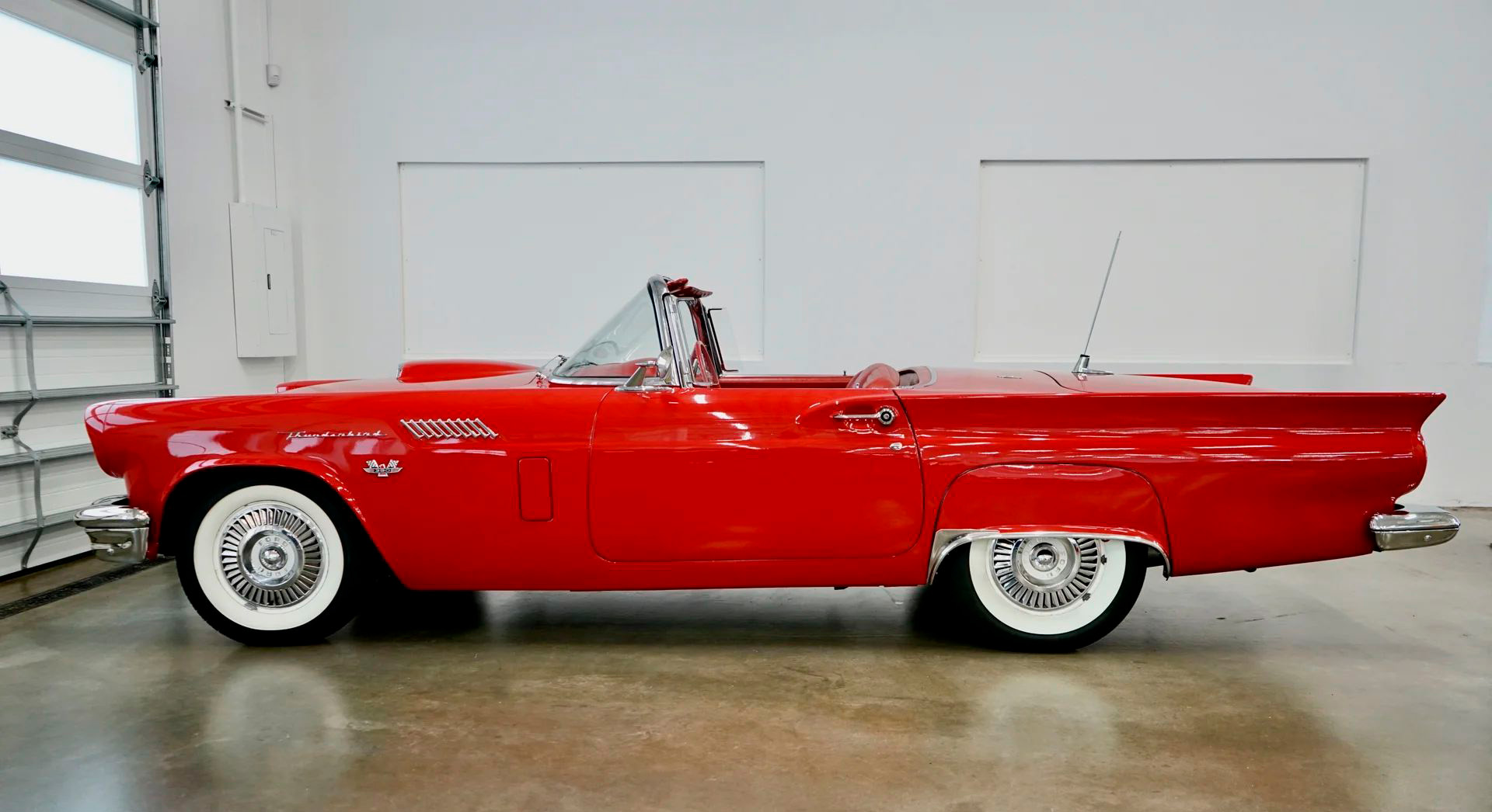 1957 Ford Thunderbird Black&Black