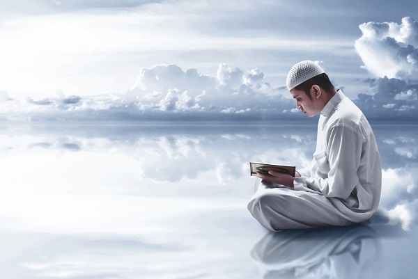 6. Membaca Al-Qur'an di tempat yang tenang