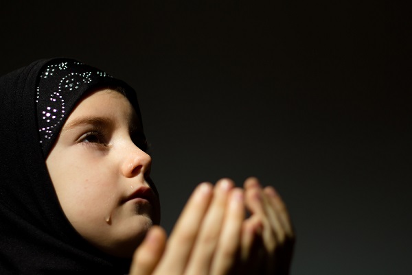 15. Menangis saat membaca Al-Qur'an