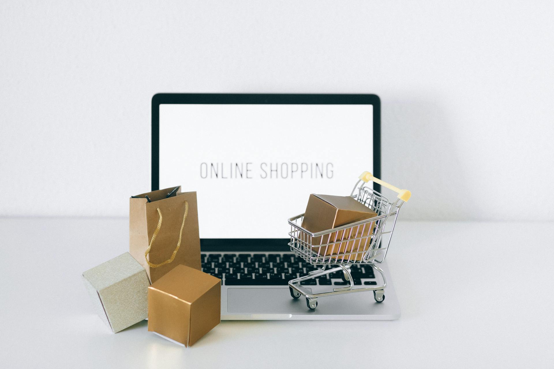 The Essential E-commerce Toolkit: From First Sale to Steady Scale