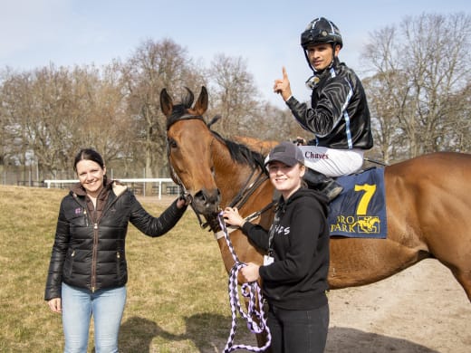 Spets och slut igen för Visiteur Du Pom? Tja - varför inte!