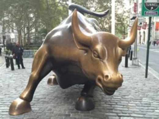 En stenklar vinnare – läs om Bullof Wall Street