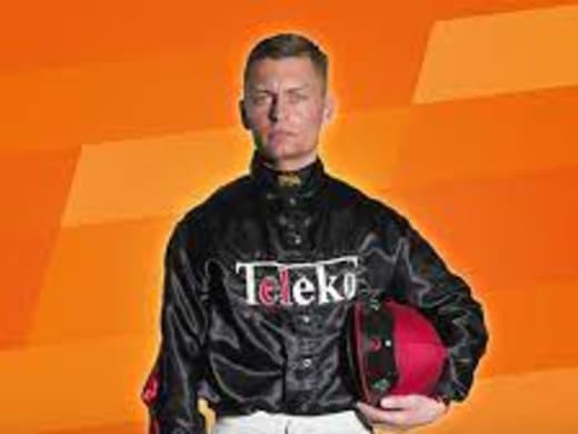 Gråberg granskar en ny jackpotomgång på Göteborg Galopp