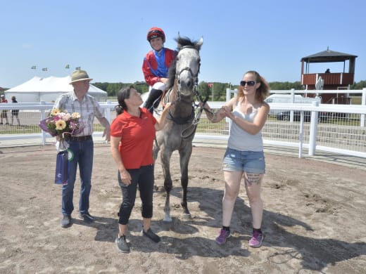 Stallsnack med åtta tränare inför söndagens tävlingar på Göteborg Galopp