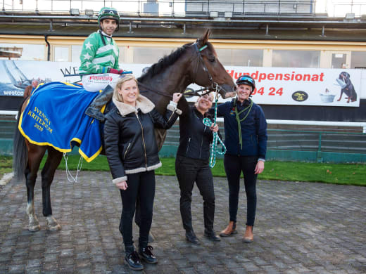 Nina Lindberg Lensvik om sina starthästar på "Klampen"