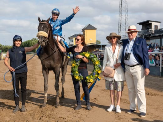 Stall Rohbach Bonde och Neuroth om sina hästar på Jägersro Galopp