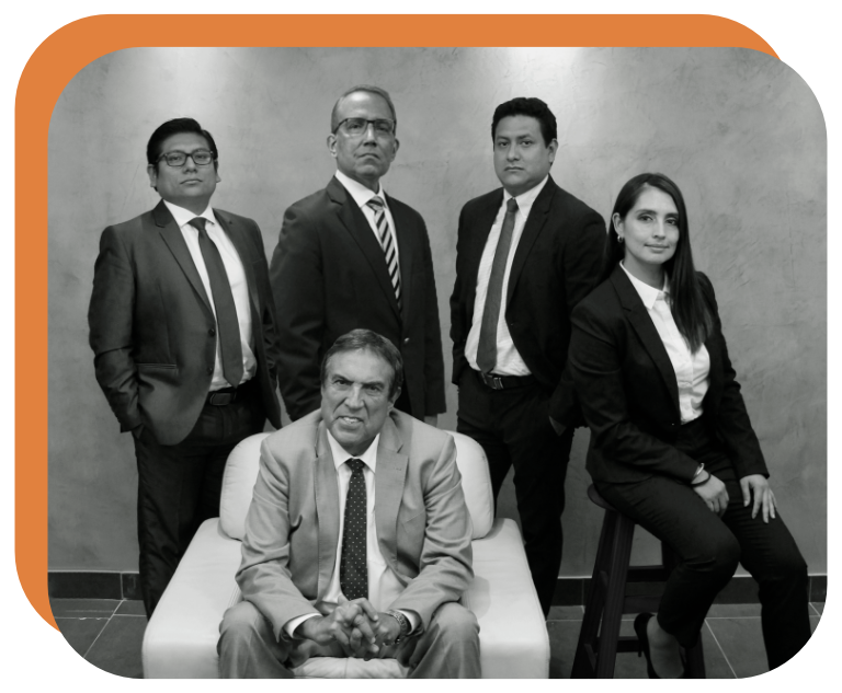 Fotografía de los abogados de Gálvez Monteagudo en grupo.
