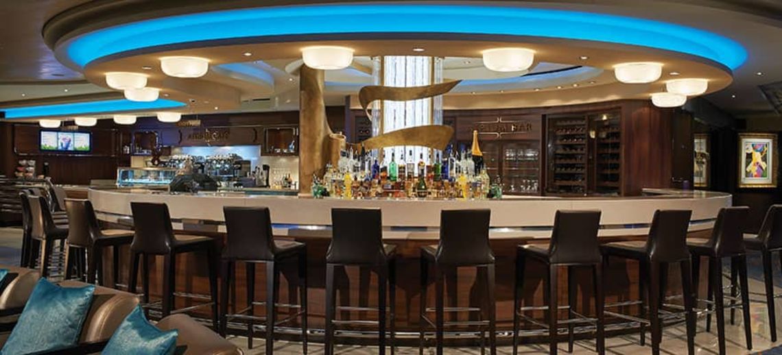 Atrium Bar Norwegian Epic